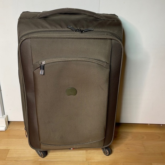 Delsey Bags Delsey Hyperlite 2 20 Carryon Expandable Spinner